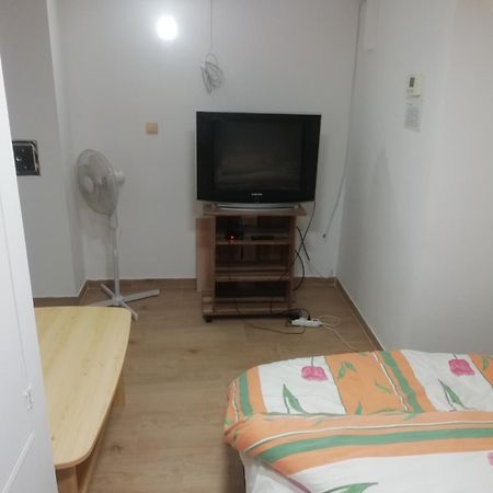 Asta La Vista Vendeghaz Hotel Мисколк Екстериор снимка