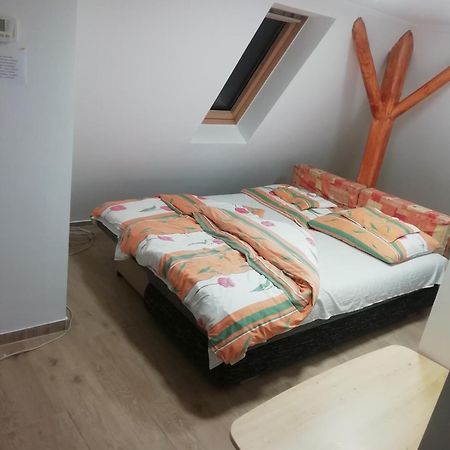 Asta La Vista Vendeghaz Hotel Мисколк Екстериор снимка