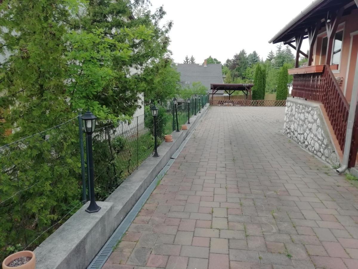 Asta La Vista Vendeghaz Hotel Мисколк Екстериор снимка