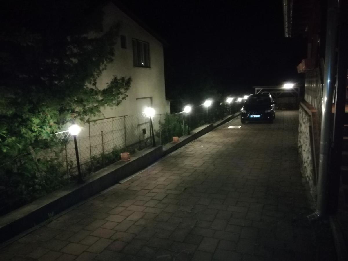 Asta La Vista Vendeghaz Hotel Мисколк Екстериор снимка