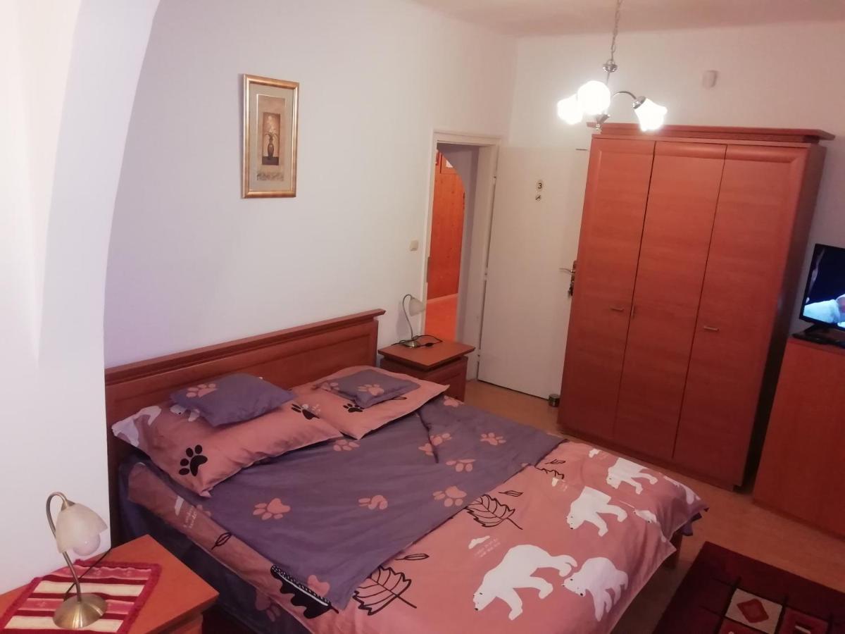 Asta La Vista Vendeghaz Hotel Мисколк Екстериор снимка