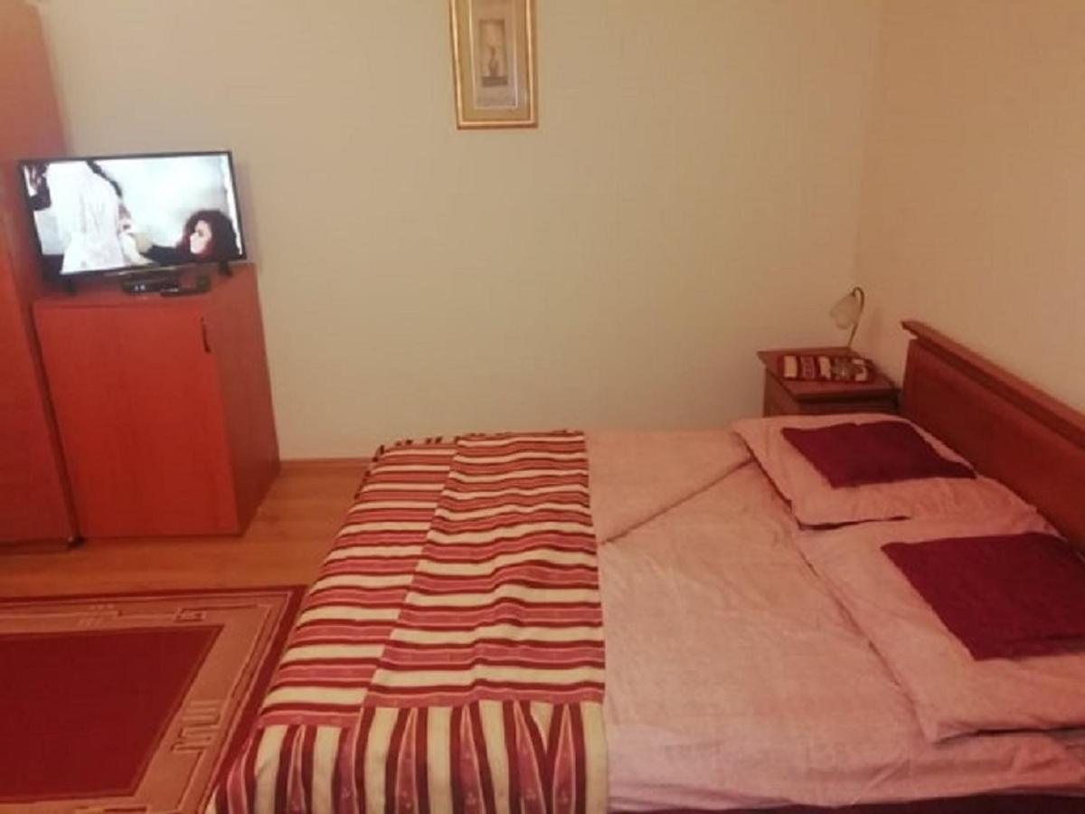 Asta La Vista Vendeghaz Hotel Мисколк Екстериор снимка