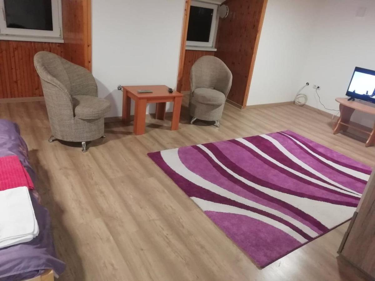 Asta La Vista Vendeghaz Hotel Мисколк Екстериор снимка
