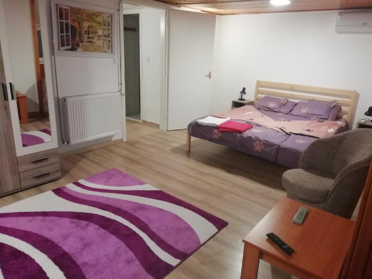 Asta La Vista Vendeghaz Hotel Мисколк Екстериор снимка