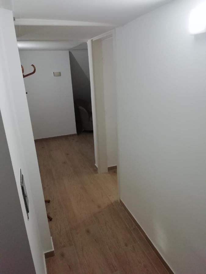 Asta La Vista Vendeghaz Hotel Мисколк Екстериор снимка